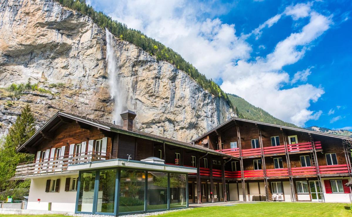 Alpine Base Hostel - Adults Only Lauterbrunnen Eksteriør bilde